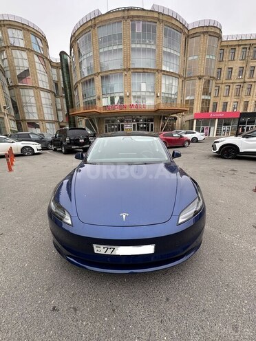 Tesla Model 3-11