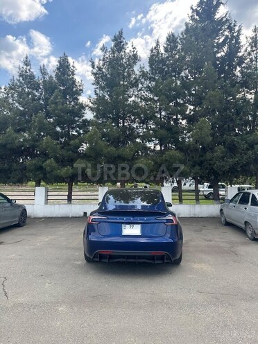 Tesla Model 3-9