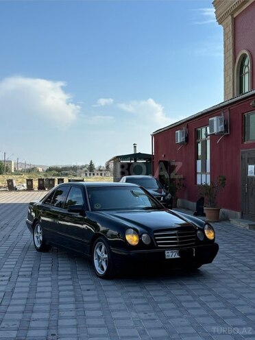Mercedes E 200-7