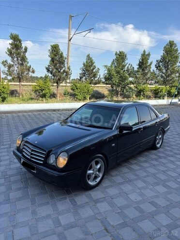 Mercedes E 200-2