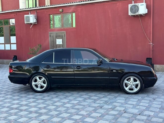 Mercedes E 200-6