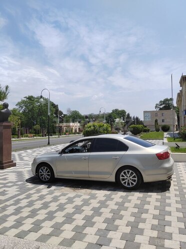 Volkswagen Jetta-4