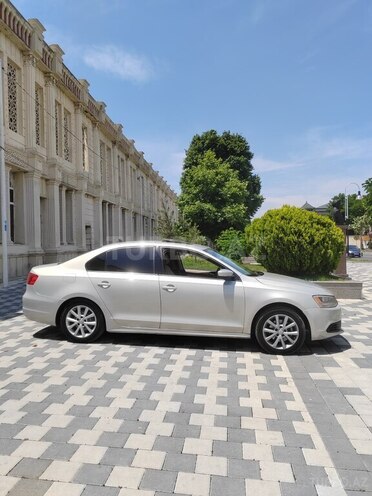 Volkswagen Jetta-3