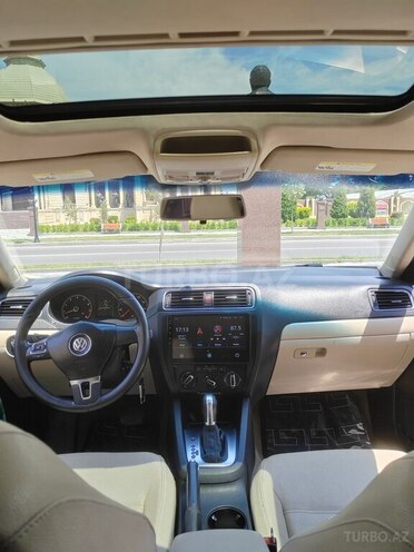 Volkswagen Jetta-5