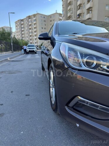 Hyundai Sonata-8