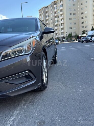 Hyundai Sonata-2