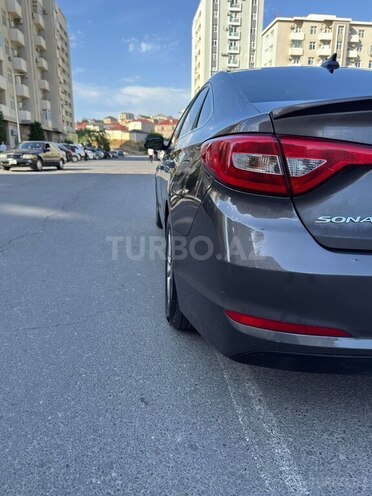 Hyundai Sonata-4