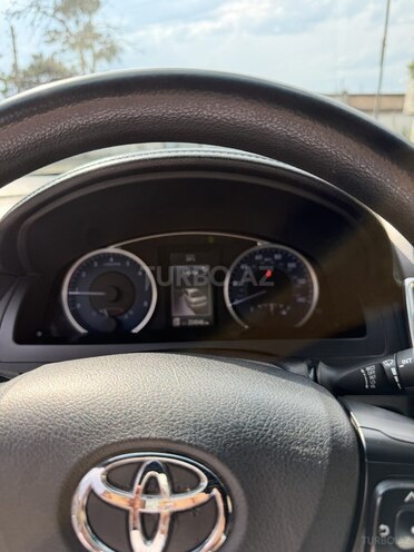 Toyota Camry-8