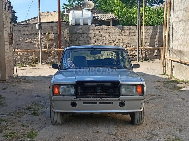 LADA (VAZ) 2107-1
