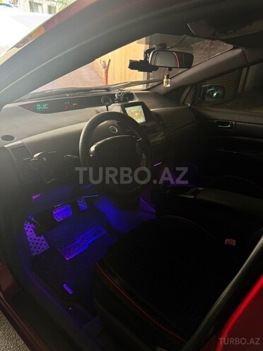 Toyota Prius-4