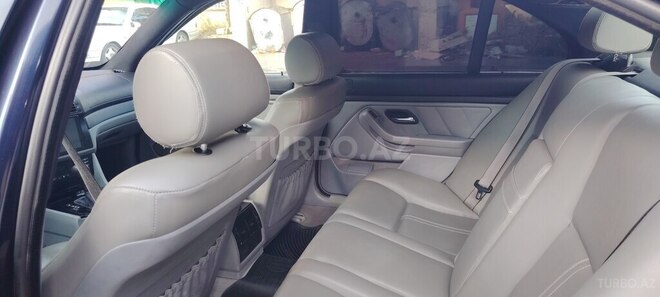 BMW 523-4