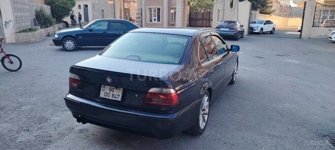 BMW 523-8