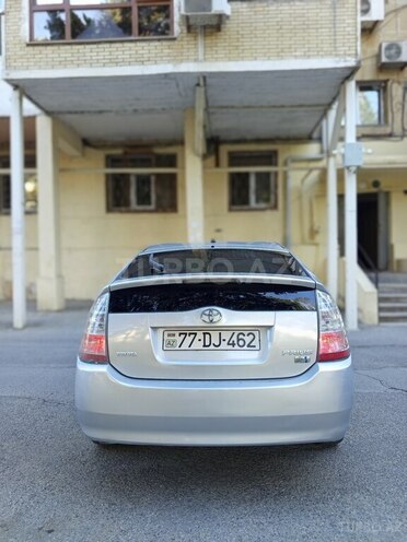 Toyota Prius-4