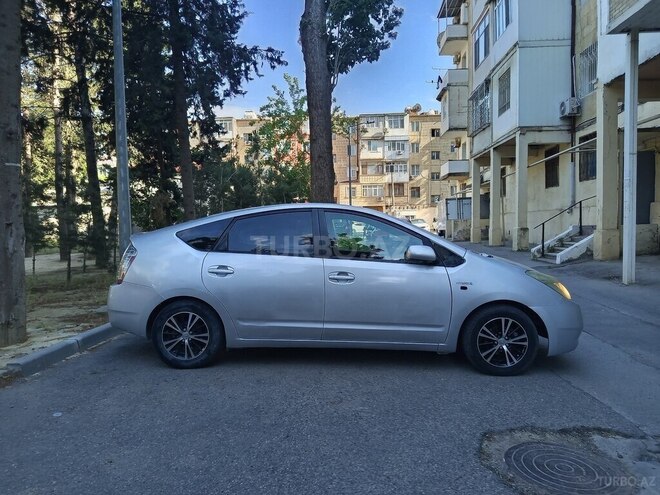Toyota Prius-3