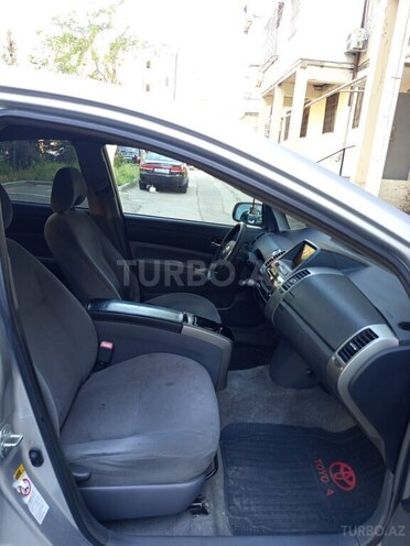 Toyota Prius-7