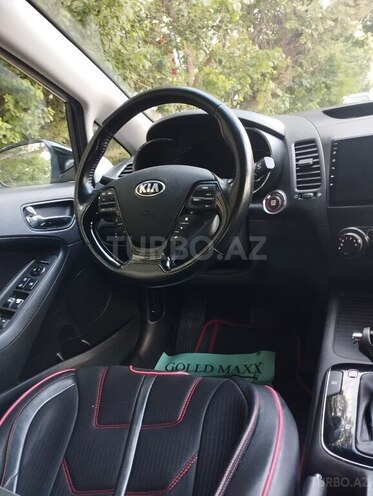 Kia Forte-10
