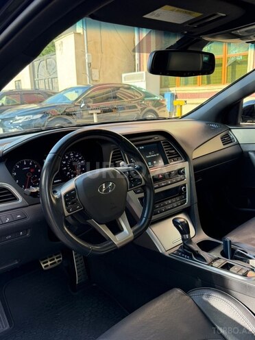Hyundai Sonata-11