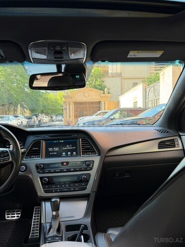 Hyundai Sonata-14