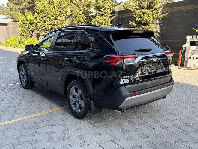 Toyota RAV4-5