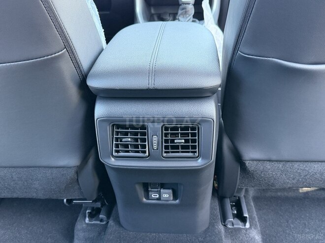 Toyota RAV4-16