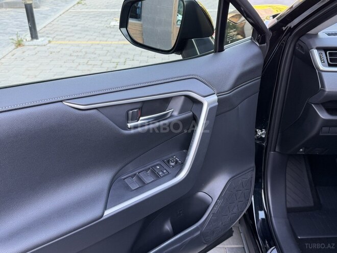 Toyota RAV4-14