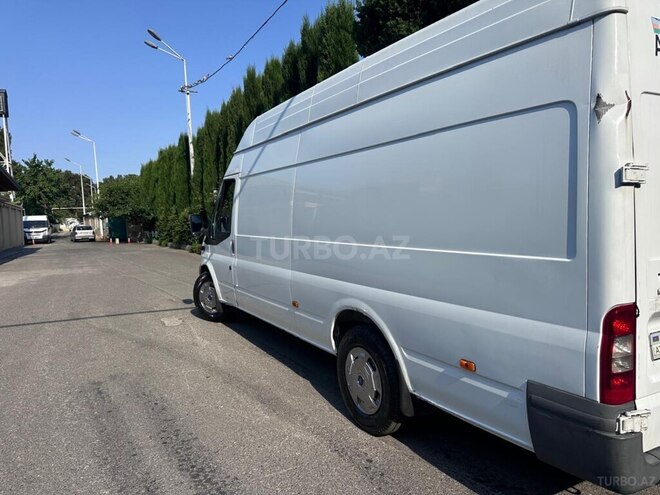 Ford Transit-3