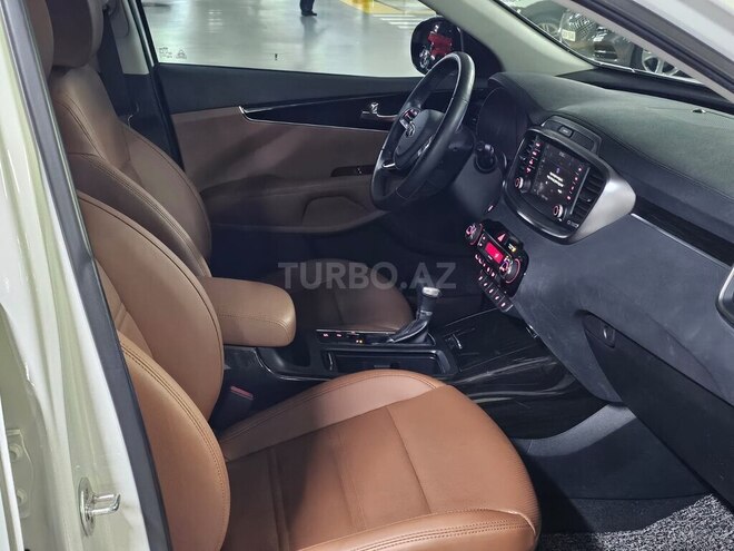 Kia Sorento-12