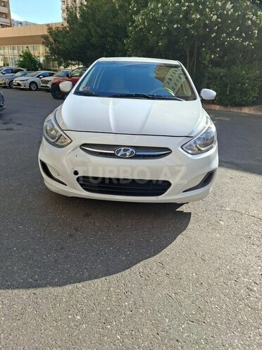 Hyundai Accent-1