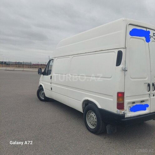 Ford Transit-4