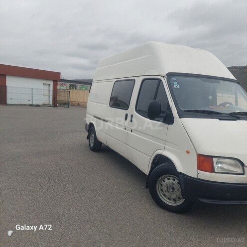 Ford Transit-2