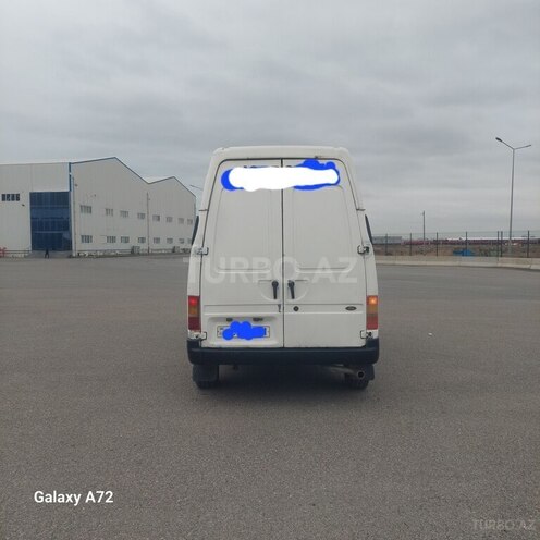 Ford Transit-3