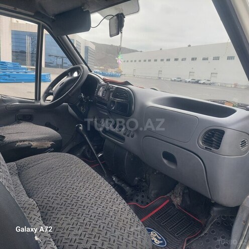 Ford Transit-6