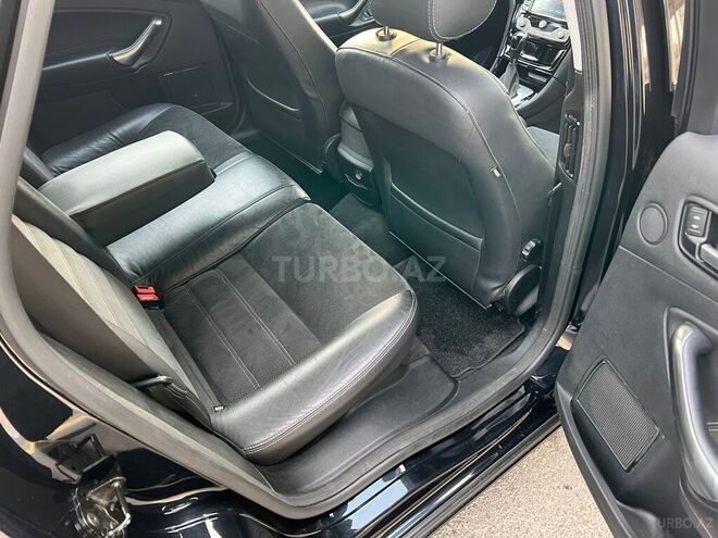 Ford Mondeo-4
