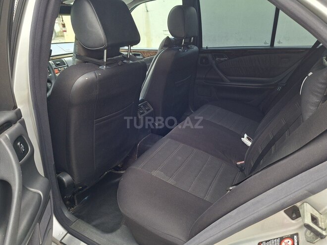 Mercedes E 280-12