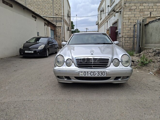Mercedes E 280-1