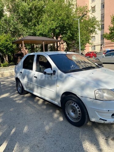 Renault Logan-5