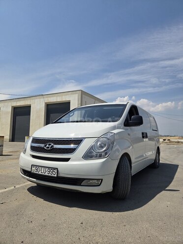 Hyundai H-1-2