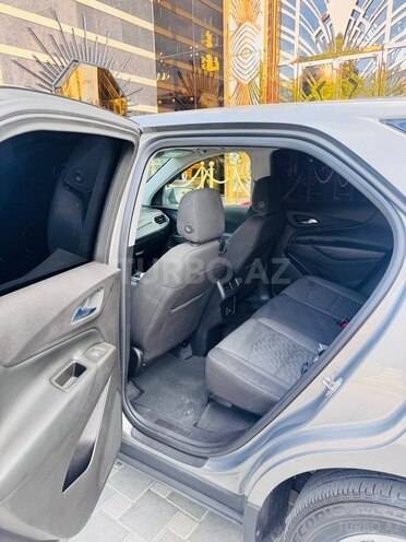 Chevrolet Equinox-12