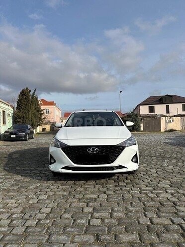 Hyundai Accent-1