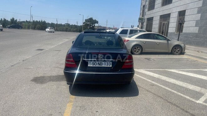 Mercedes E 220-12