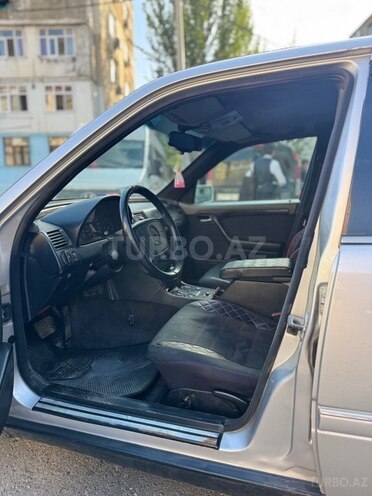 Mercedes C 250-9