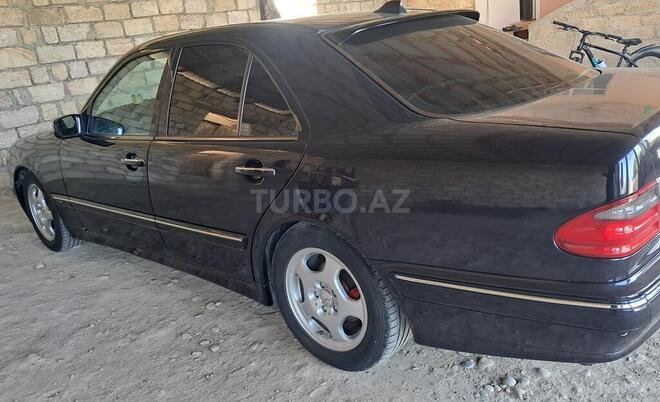 Mercedes E 240-3