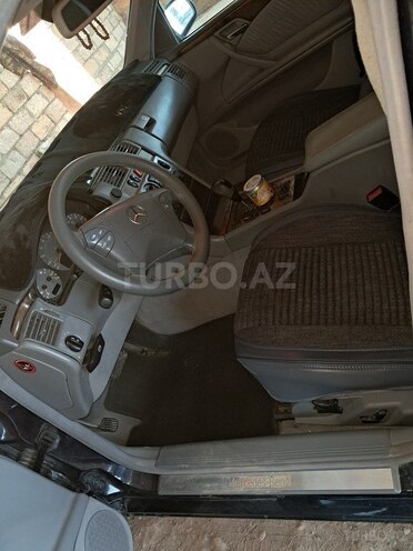 Mercedes E 240-2