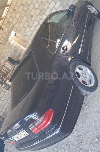 Mercedes E 240-5