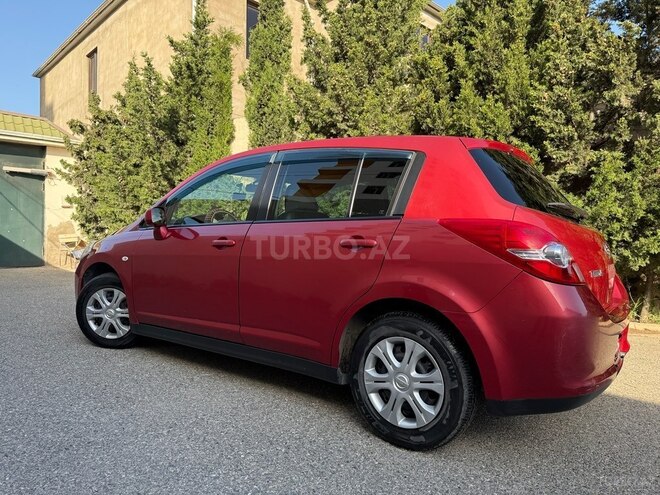 Nissan Tiida-4