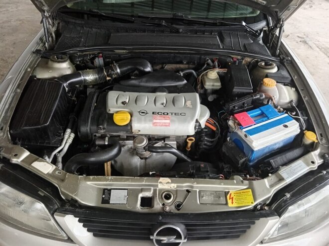 Opel Vectra-11