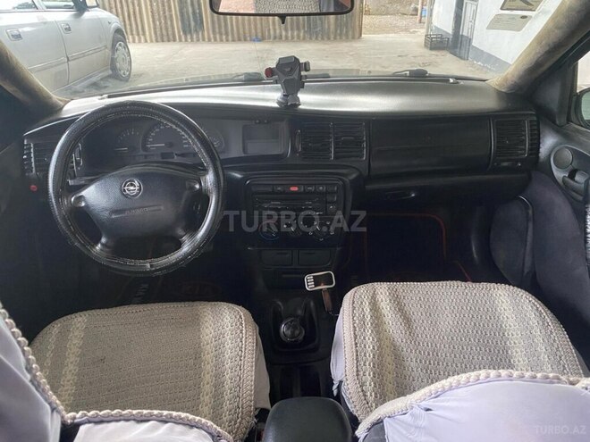 Opel Vectra-18