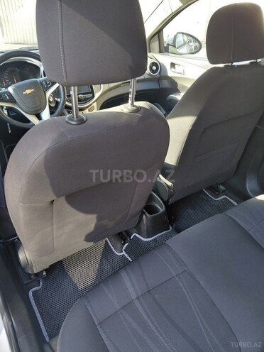 Chevrolet Aveo-5