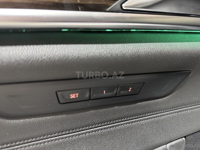 BMW 530e-13