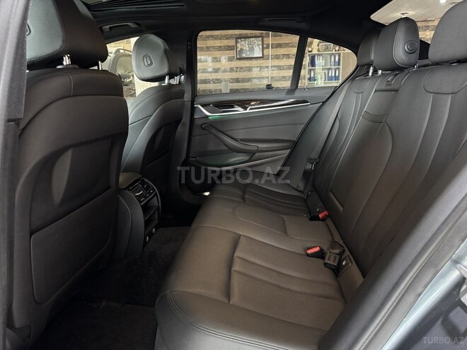 BMW 530e-14